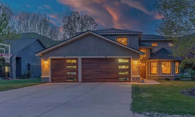 Dalton Ranch House | Durango Dream House-Newly Furnished, Golf Course & Pond View, AC, Chef’s Kitchen