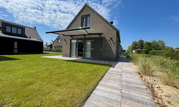 Sint Maarten House | Dutch. New-build vacation home with child-friendly and luxurious furnishings