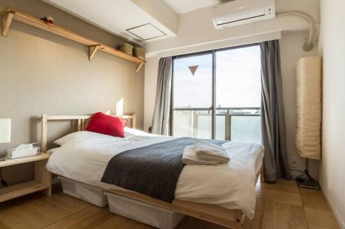 Honmachi Apartment | Dwell Urban 7C