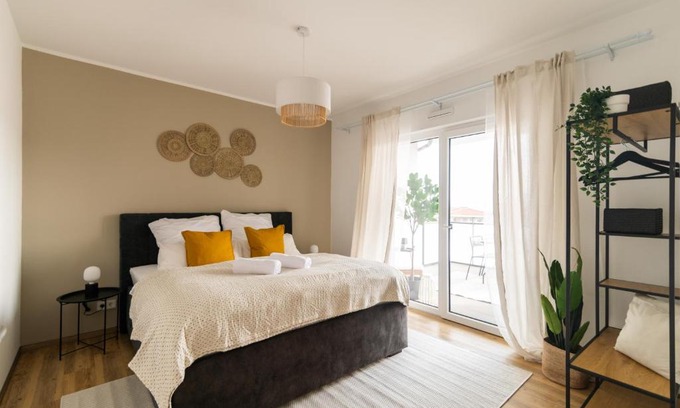 Bad Hersfeld Apartment | DWELLSTAY - Modernes Apartment I 55qm I 2 Zimmer I Küche I Bad I Terrasse I TV I WLAN