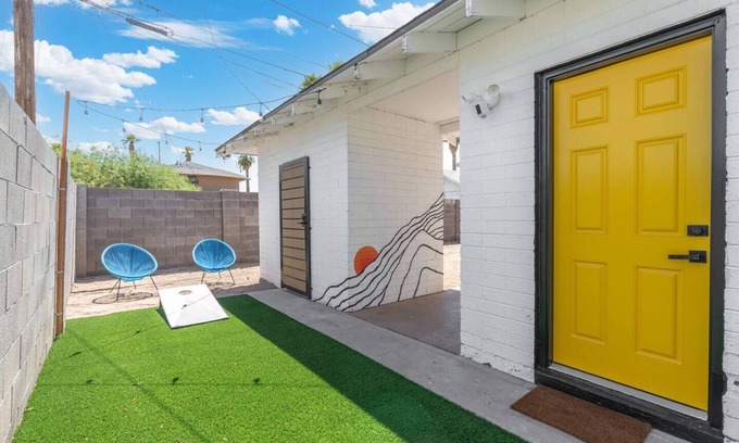 Garfield Apartment | Dwntwn PHX 1 King Bed, yard oasis 8 mins 2 airport