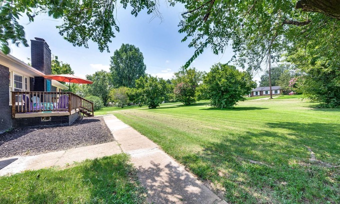 Nashville House | Dynamic Home, 2 Separate BUT Adjoining Units, sits on Acren15 Min from Downtown