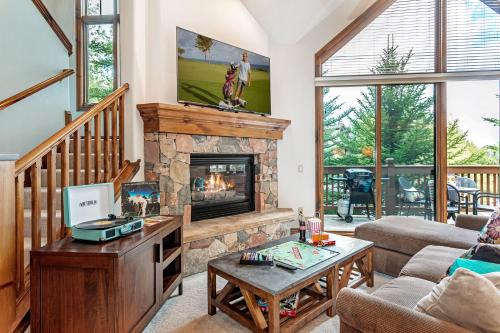 Edwards Apartment | E1 Village Townhouse