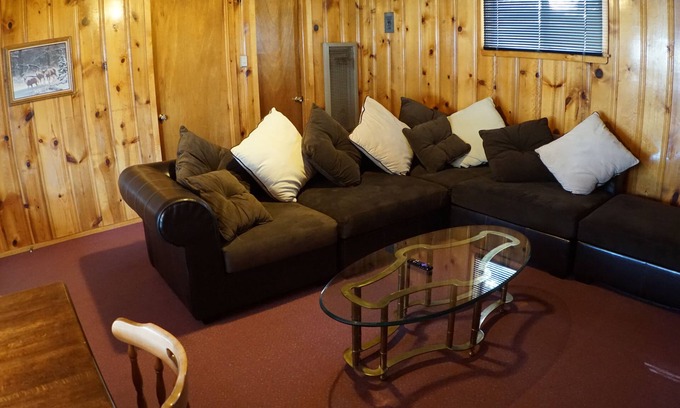 Eagle Nest Hotel | Eagle Nest Fly Shack and Lodge