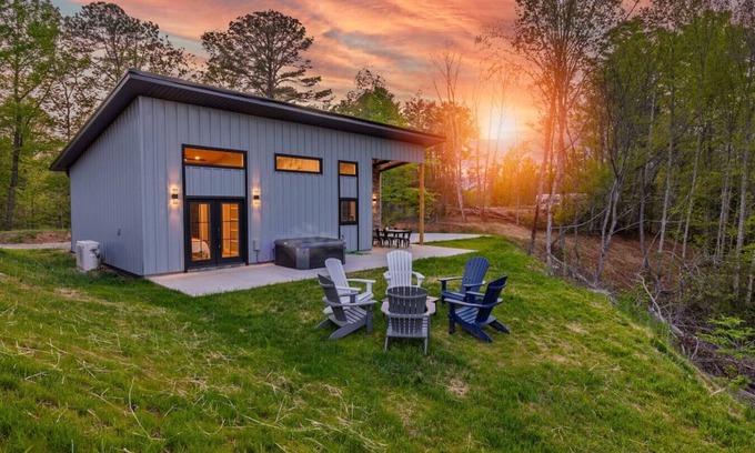 Whittier Cabin | Eagle Retreat Mountain Getaway