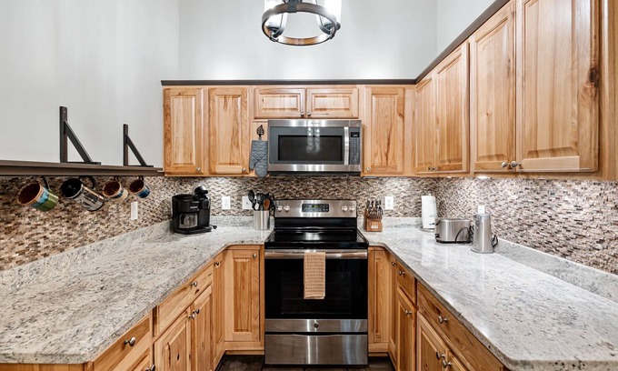 Eagle Mountain Cabin | Eagle Ridge - Fireplace, Wifi, wooded views, Coosawattee Resort, and games!