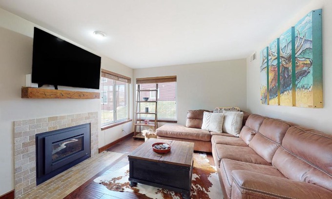 Edwards Apartment | Eagle River Escape