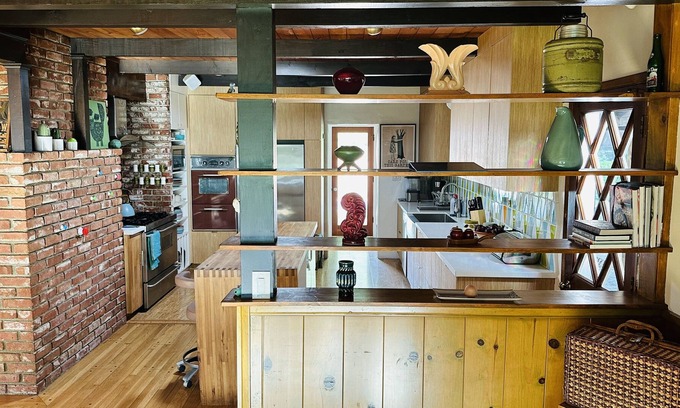 Eagle Rock House | Eagle Rock Oasis