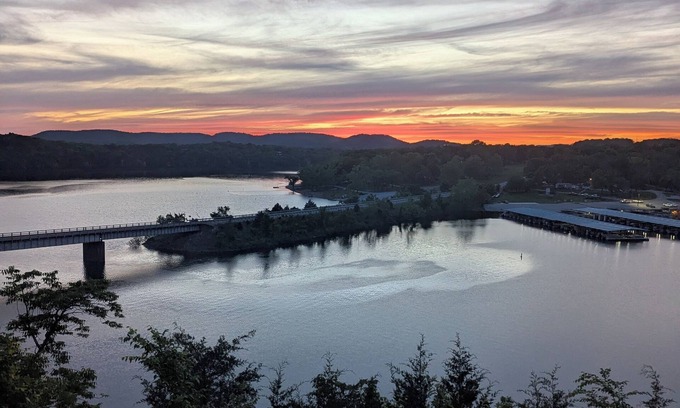 Eagle Rock House | Eagles Landing - Lake Life for up to 12 guests right on Table Rock Lake