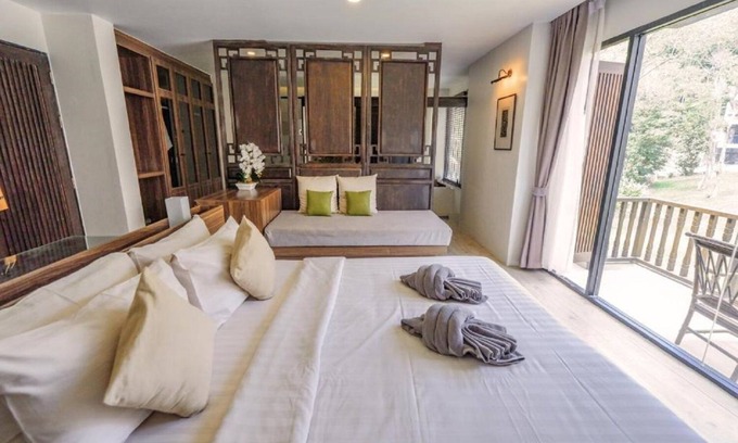 Ko Lanta Resort | Earth Suite Ko Lanta with Balcony and garden view