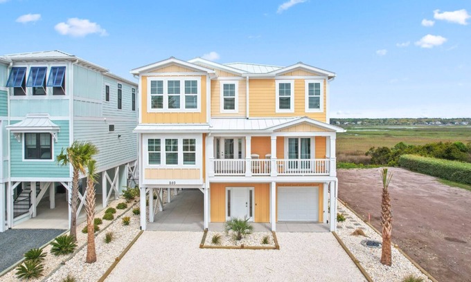 Sunset Beach House | East end 5 bedroom 5 bathroom house with private saltwater pool