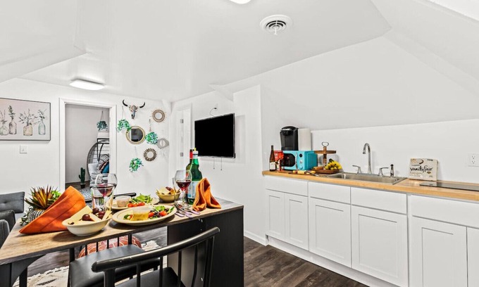 Detroit Apartment | East Grand Marrakesh