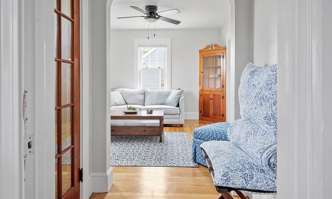 Newport East Apartment | East-Island First Floor Apartment