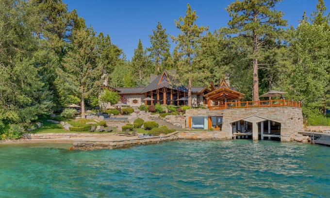 Lincoln Park House | East Shore Estate | Infinity Pool & Boathouse - Wovoka