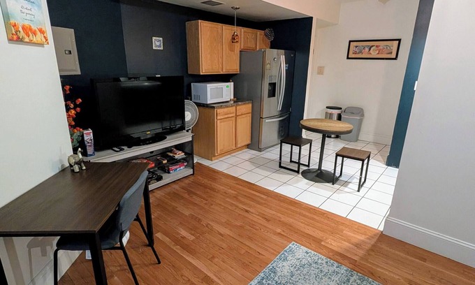 Yankee Hill Bed & Breakfast | East Side 1BR w/Parking
