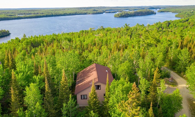 Ely Cabin | East Wind Cabin with Screened Porch & Direct BWCA Access – Near Ely, MN.