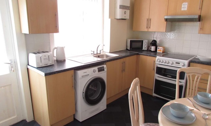 Failsworth House | Easy access from this centrally located place 2.5 miles from center Manchester