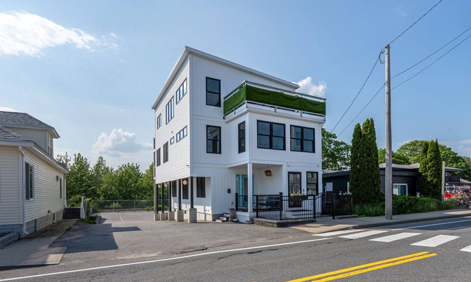 Old Orchard Beach House | Easy Beach Access, Sleeps 12