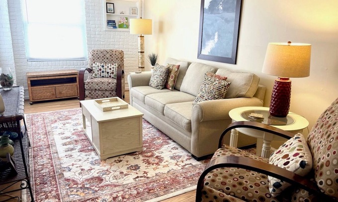 Isle of Palms Condo | Easy Breezy 2 Bd, 1st Floor, 4 Min to Beach