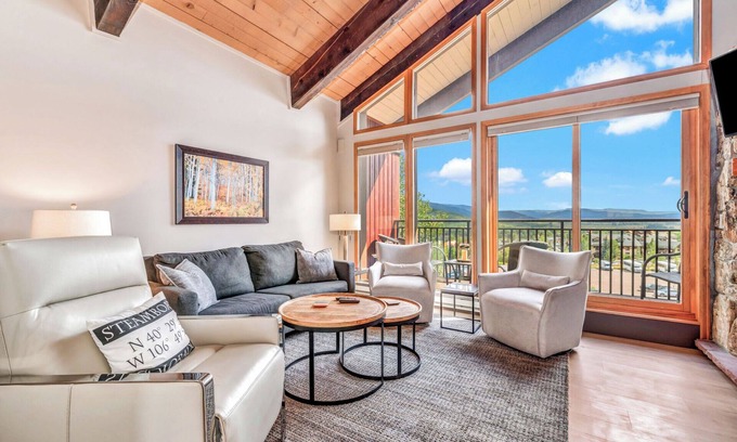 Steamboat Springs Condo | Easy Walk to Gondolas @ The West 3324 - Updated 2-Bedroom + Loft w/Hot Tub, Pool, & Deck