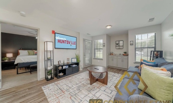 Sherwood Park Apartment | Eat+Shop 2 mins-Pool Open-Gym-Gate 9 3 mins. Perfect for a longer stay Traveler.