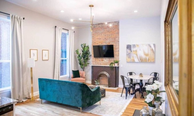 Victorian Village Apartment | Eat, Shop, Stroll | Walkable | Modern Comfort