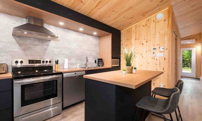 Baie-St-Paul Ski Chalet | Echo de la Forêt 9: Exclusive Nature, Spa Retreat