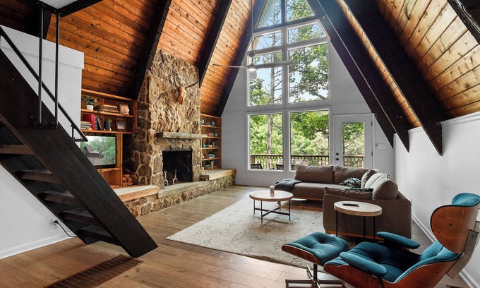 Townley House | Echo Point: 3 BR, 2.5 BA House in Jasper, Sleeps 12