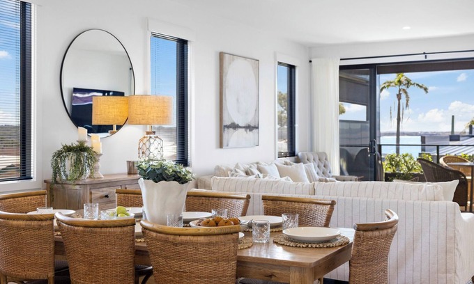 Woolgoolga House | Echoes Luxury Residence Beach Views Walk to Cafes