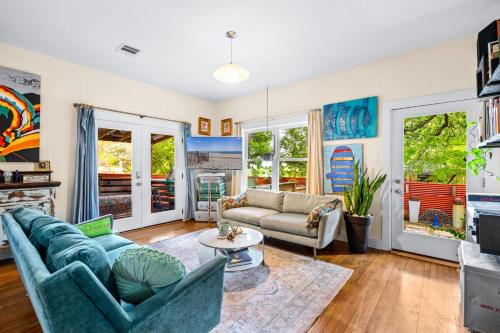Bouldin House | Eclectic 3 Bedroom Block from South Congress