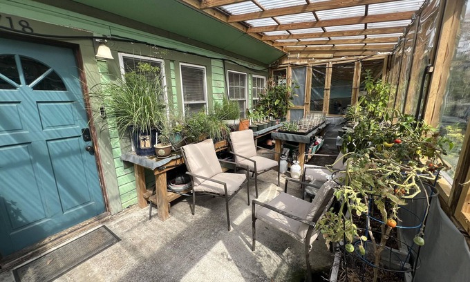 Tallahassee House | Eclectic Midtown home by Whole Foods near I-10