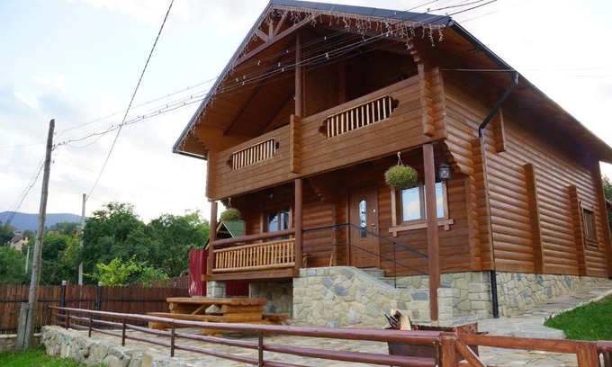 Yaremche Ski Chalet | Eco Sadyba Familia