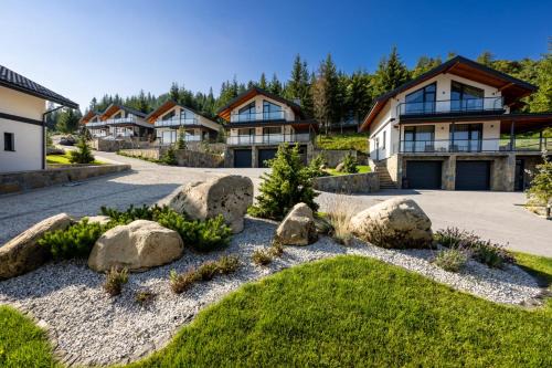 Bukovel Ski Chalet | EcoBerghaus - Котеджне містечко