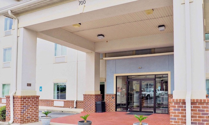 Augusta Hotel | Econo Lodge Augusta West near Fort Eisenhower