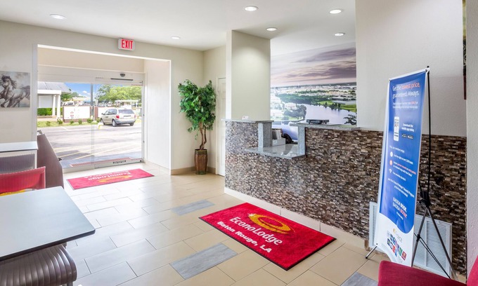 Highlands - Perkins Hotel | Econo Lodge Baton Rouge University Area