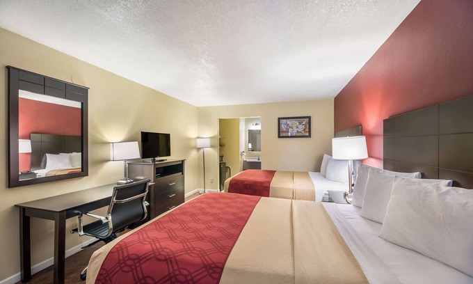 Holbrook Hotel | Econo Lodge I-40 exit 286 Holbrook
