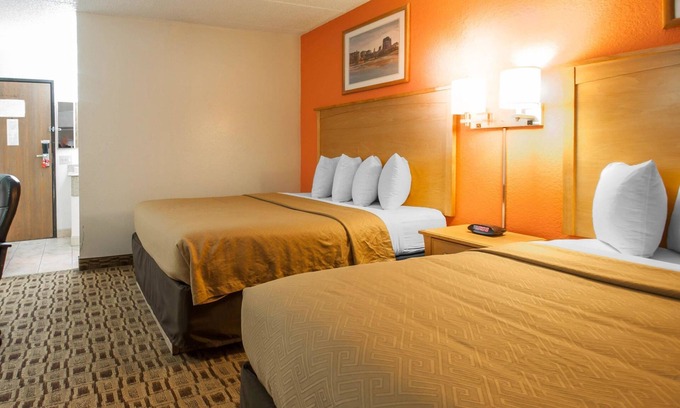 North Kansas City Hotel | Econo Lodge Kansas City Downtown North