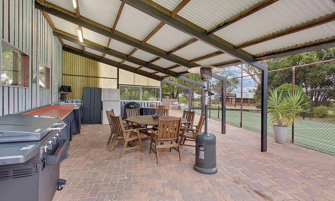 Hillvue Hotel | Econo Lodge Savannah Park Tamworth