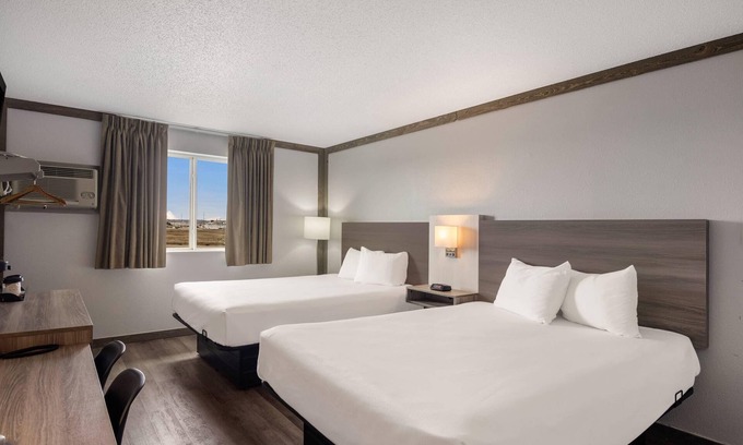 Scottsbluff Hotel | Econo Lodge Scottsbluff