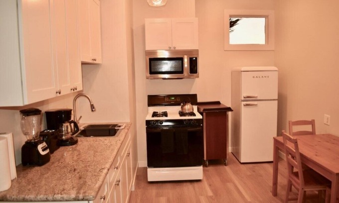 Haight-Ashbury Apartment | Economical One Bedroom in Great Location