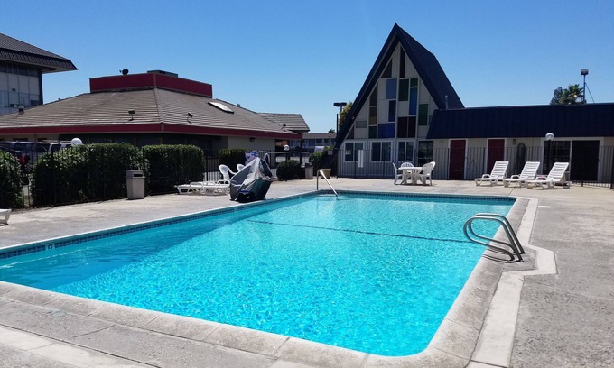 Raisin Hotel | Economy Inn Fresno Yosemite