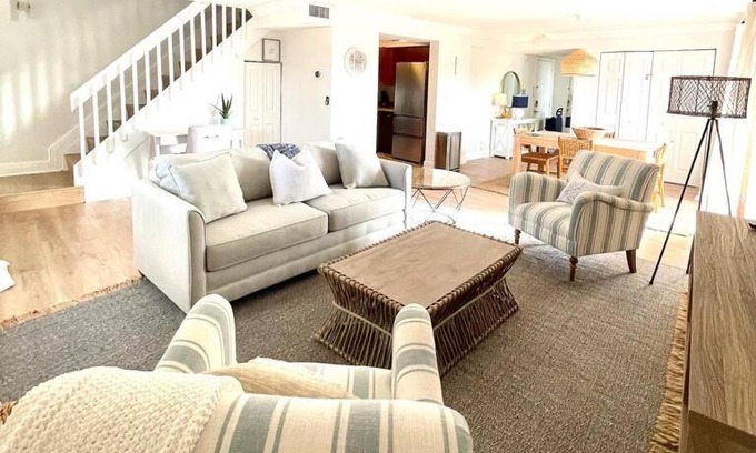 Lauderdale-by-the-Sea Apartment | Eden by the Sea: Just steps to the beach