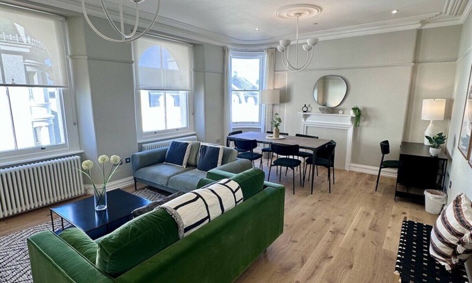 Plymouth Apartment | Edenhurst By Pureserviced