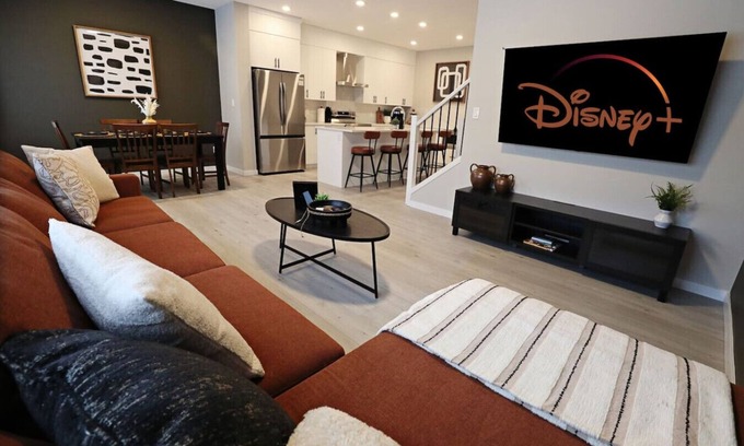 West Edmonton House | Edgemont Retreat|A/C|River Cree|WEM|Disney+