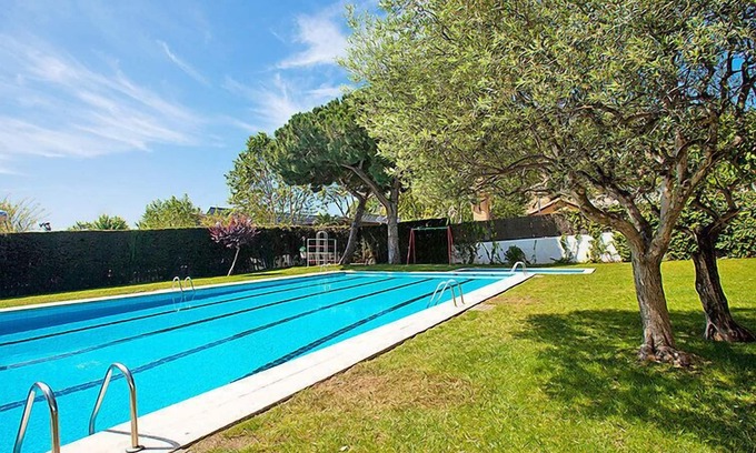 Calella Apartment | Edificio Blanqueries by Interhome