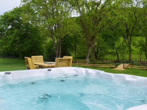 Llanfyllin House | Efyrnwy Pod Vip