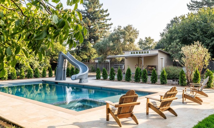 Kenwood House | [Egg Farm Ranch] Heated Pool - Water Slide - Hot Tub - Dog Friendly