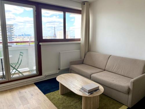 Saint-Lambert Apartment | Eiffel Tower View & Pool