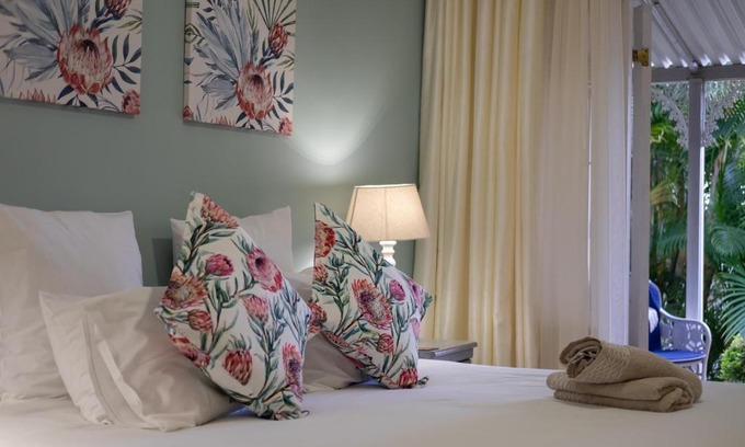 Port Edward House | Eight Palms