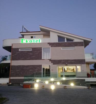 Zona XXV Vallerano Hotel | EKOTEL